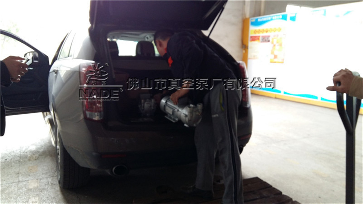 ZKB系列水環(huán)式真空泵材質輕盈單手便可輕松舉起